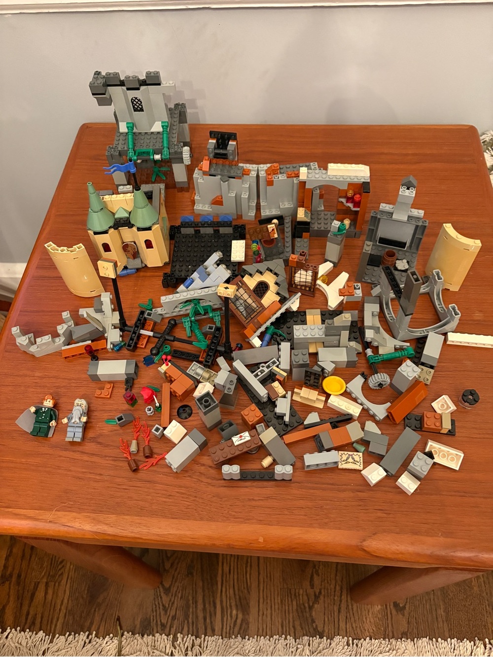 LEGO Harry Potter Hogwarts Griffindor Castle Mixed Lot
